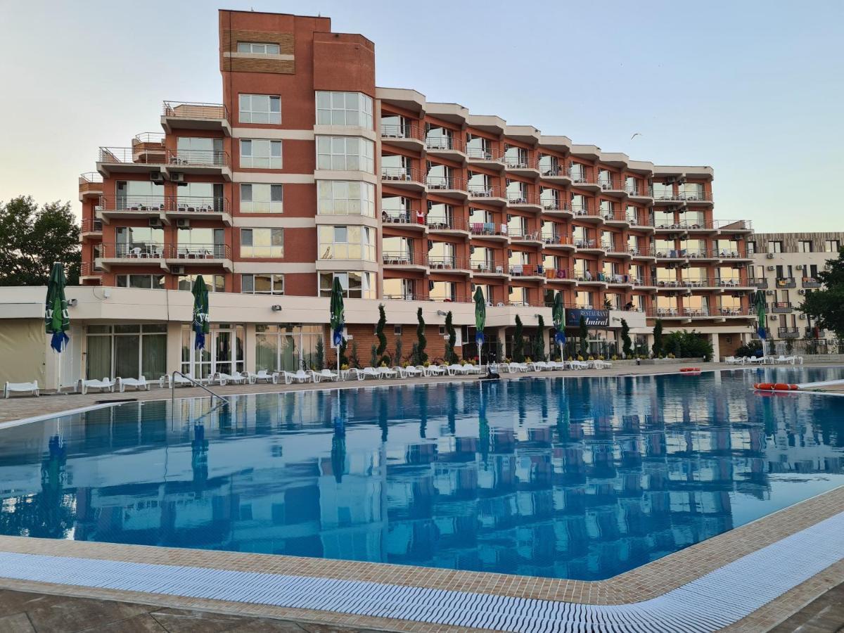 Hotel Amiral Mamaia Bagian luar foto