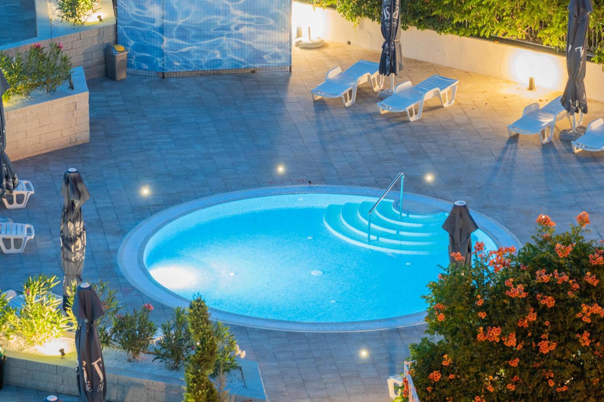 Hotel Amiral Mamaia Bagian luar foto