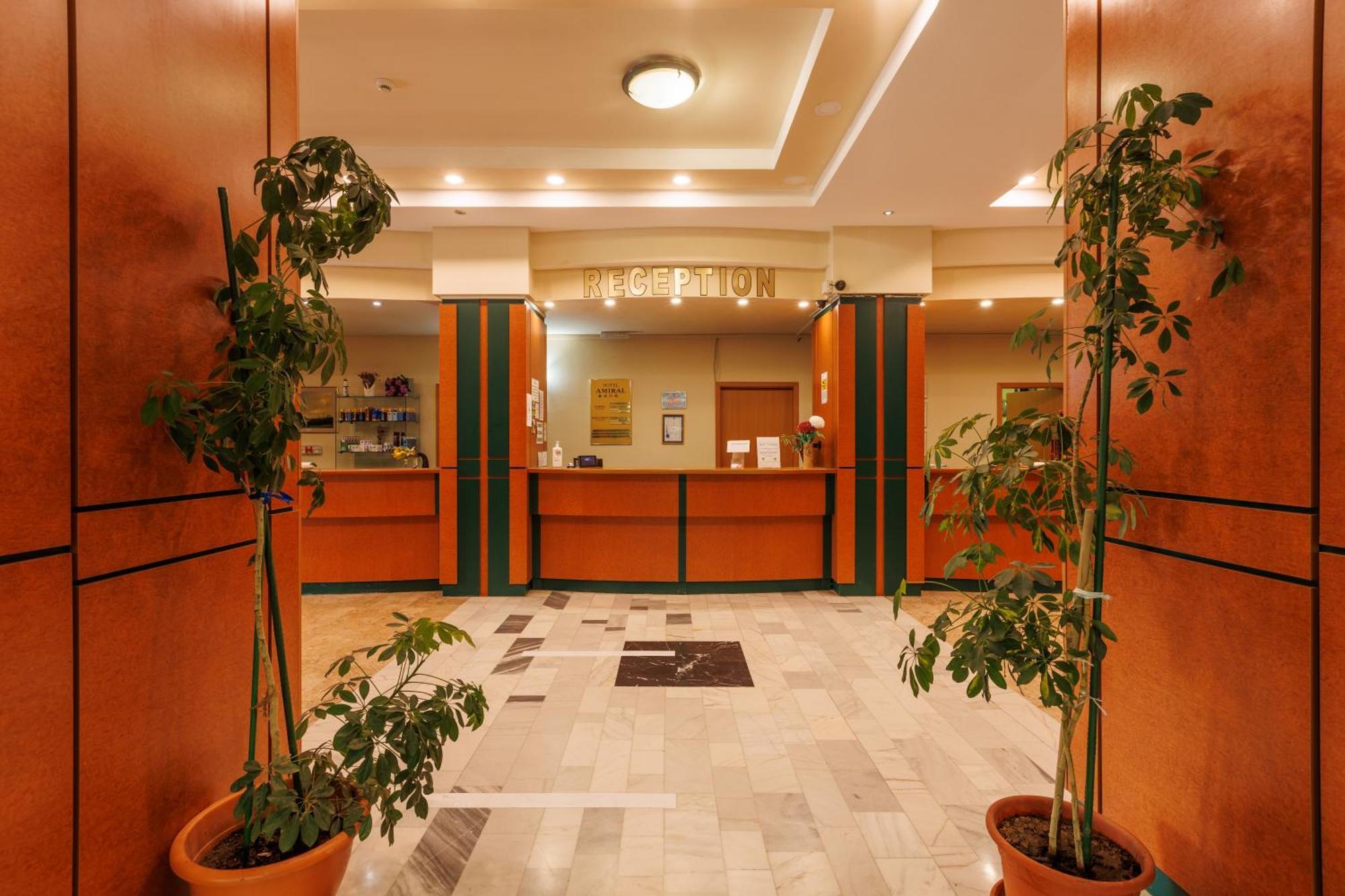 Hotel Amiral Mamaia Bagian luar foto